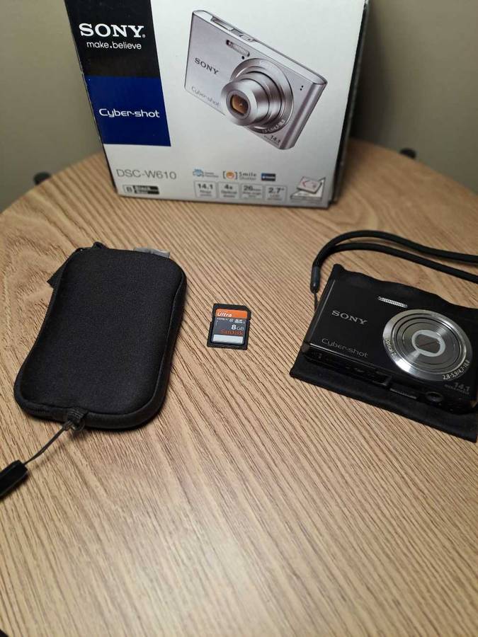 Sony DSC W610 Digital camera bundle