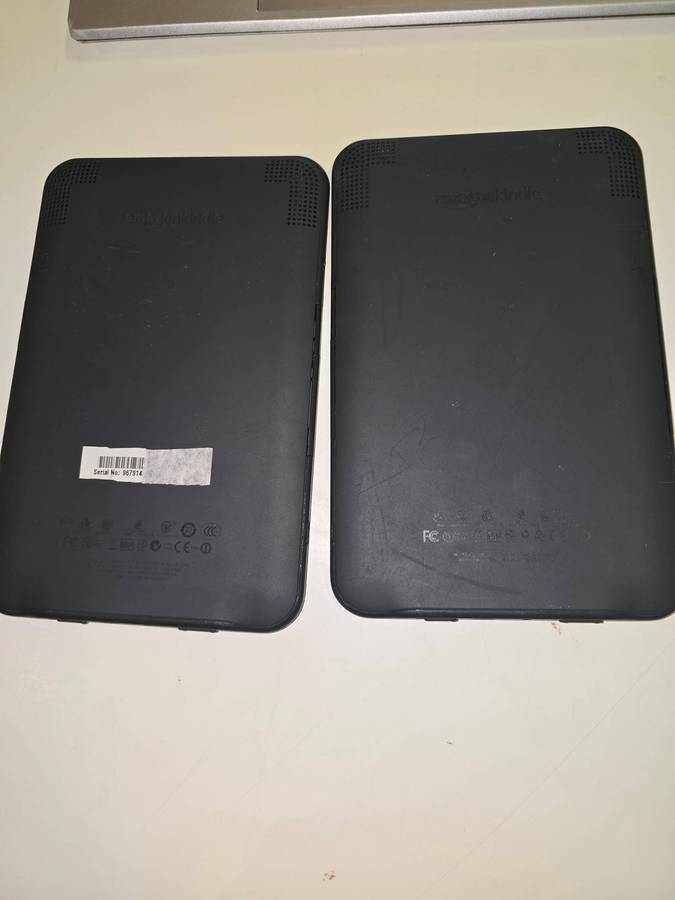 2x Amazon Kindle E-Readers  Spares/Repair