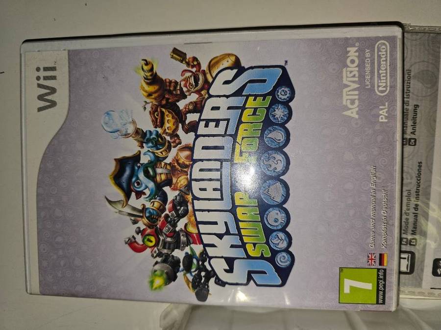 Skylanders Starter Pack Bundle  Wii Edition