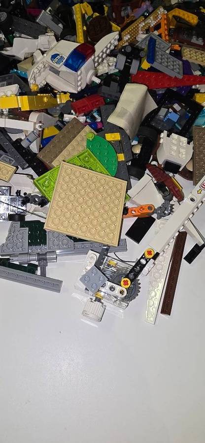 2kg mixed LEGO collection