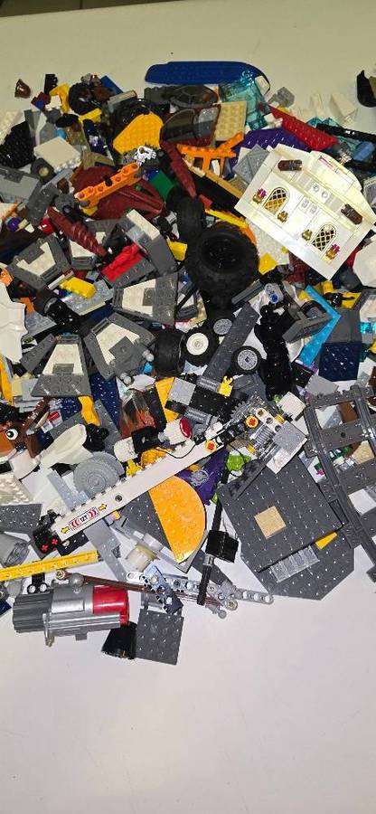 2kg mixed LEGO collection