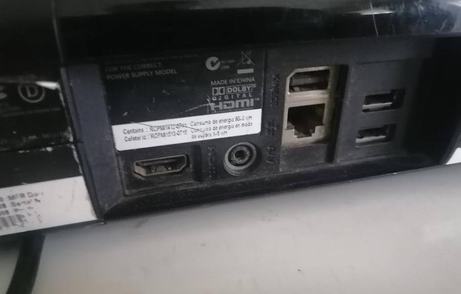 XBOX 360 CONSOL WITH 6 GAMES AND KINECT