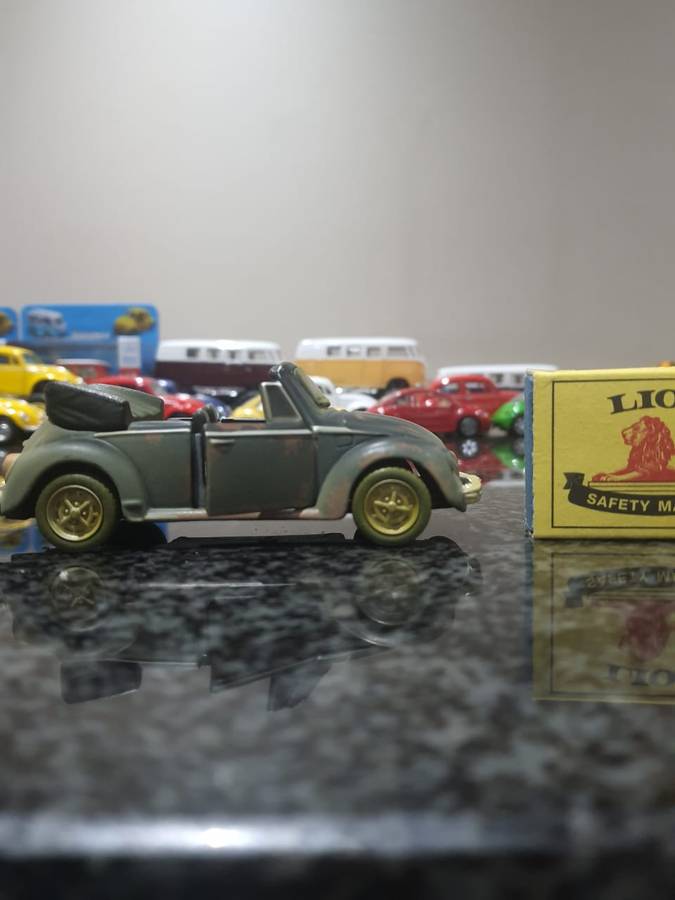 MAISTO VOLKSWAGEN BEETLE CABRIOLET SCALE 1/36 (J579)