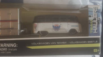 MAISTO DESIGN VOLKSWAGEN VaN "SAMBA" / VOLKSWAGEN BEETLE