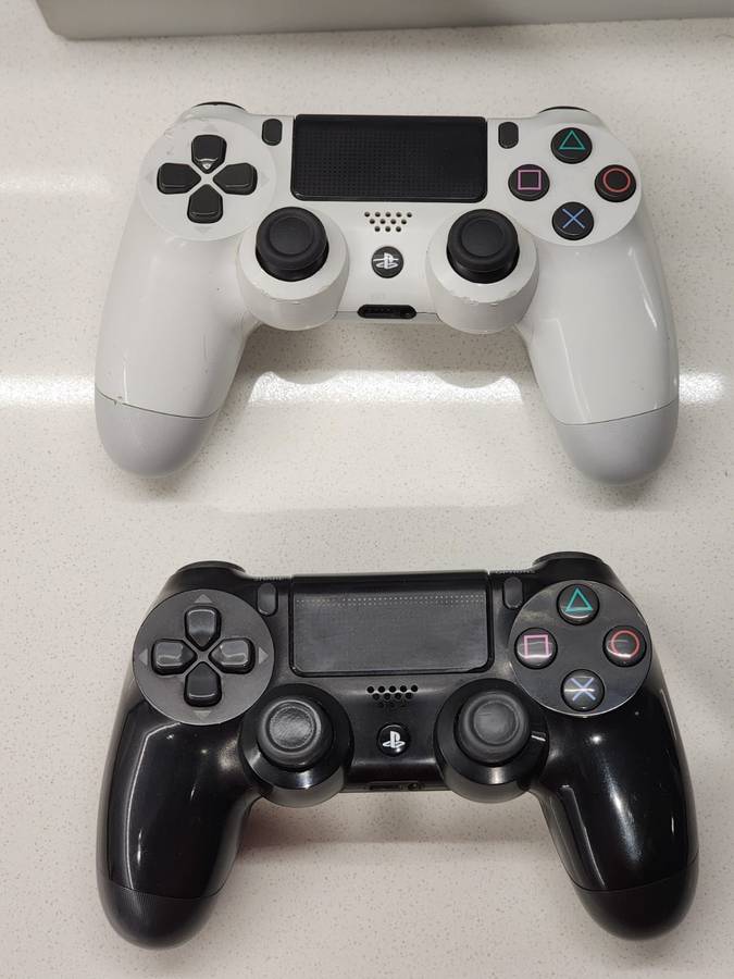 Sony PlayStation 4 Slim 500GB White Console Bundle + 2 Controllers + 7 Games