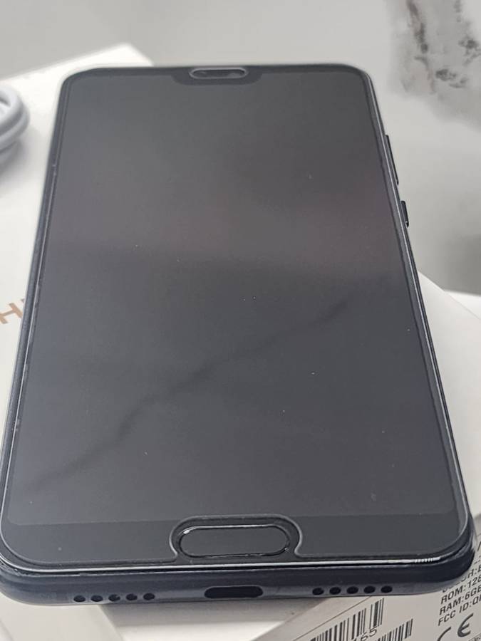 Huawei P20 Pro (128GB, Black) - OLED Display, Original Box + Cable