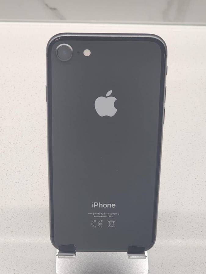 Apple iPhone 8 - 64GB - 100% Battery Health + FREE Wireless Earphones & Charging Dock!