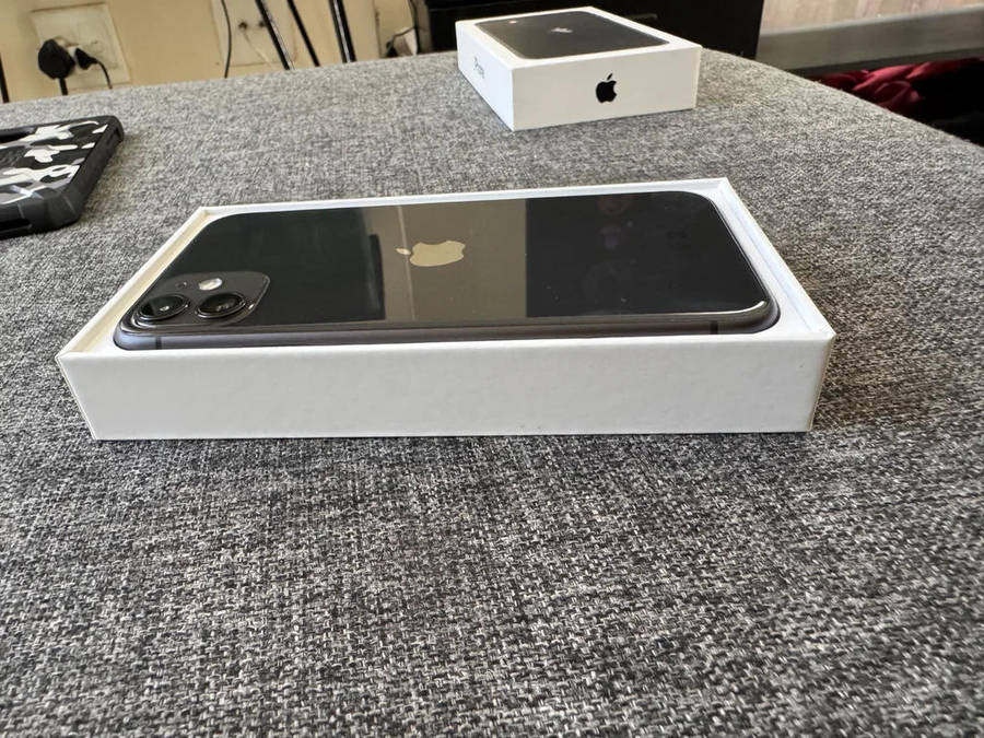 iPhone 11 - 64Gb