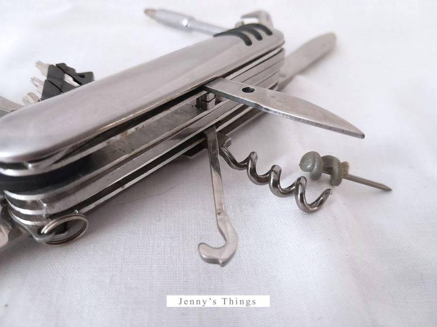 11 in 1 Multi purpose stainless steel pocket knife