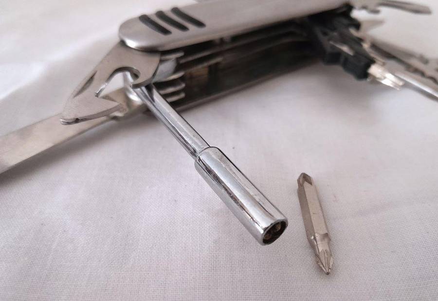 11 in 1 Multi purpose stainless steel pocket knife