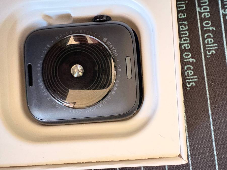 Apple watch 44mm series 9( Brand New)