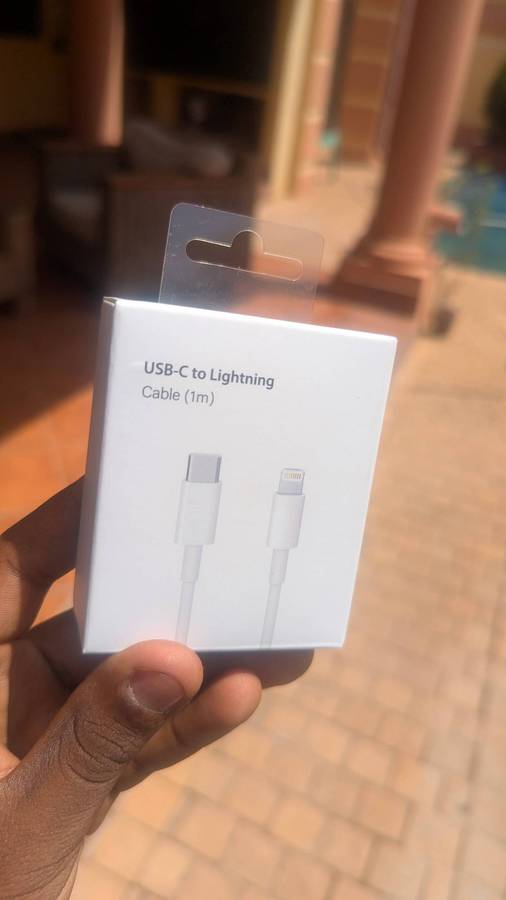 Apple iPhone 13 256GB Black - A2633 Midnight - USB Cable, Screen Protector, Cover - Original Box
