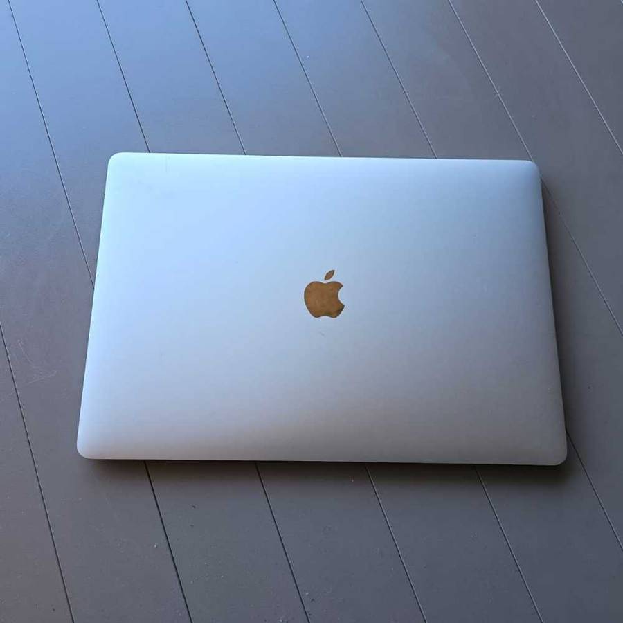 2018 MacBook pro touchbar i7 (15 inch)