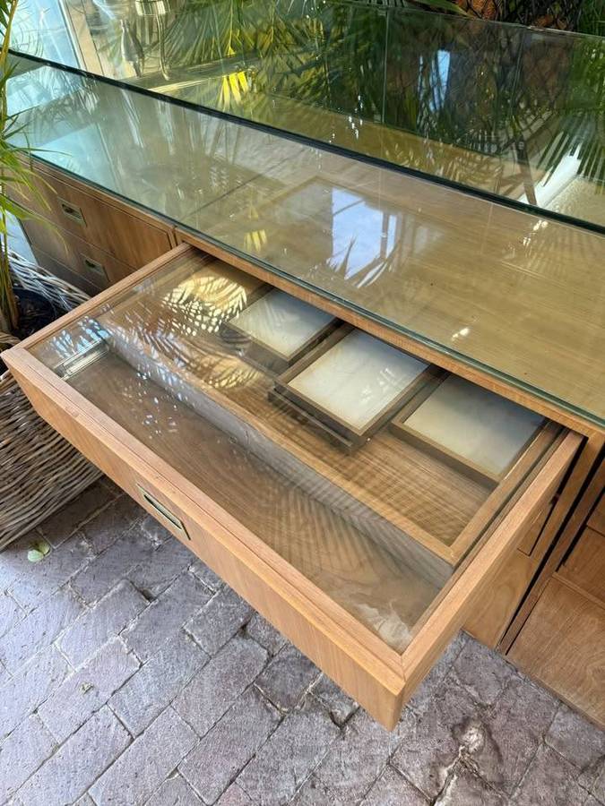 Shop Display Counter / Cabinet with Glass Top