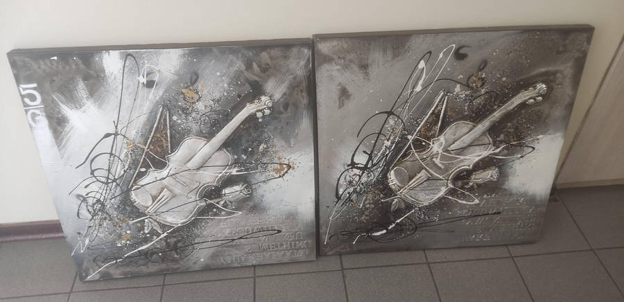 2x canvases/portraits