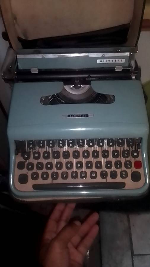 Olivetti Latttera 22