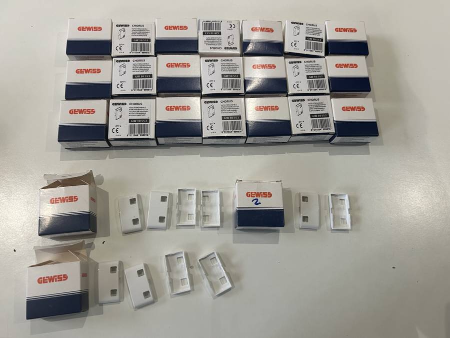 GW10553 GEWISS 1M KEYS FOR PUSHBUTTON PANELS 2 SYMBOLS WHITE