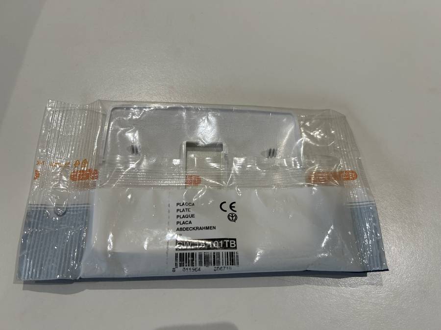 CHORUS ONE 1-GANG COVER PLATE WHITE GW16101TB GEWISS