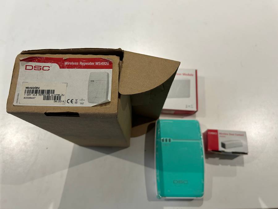 DCS 1-WAY WIRELESS REPEATER DOOR CONTACT W/XFMR-EU