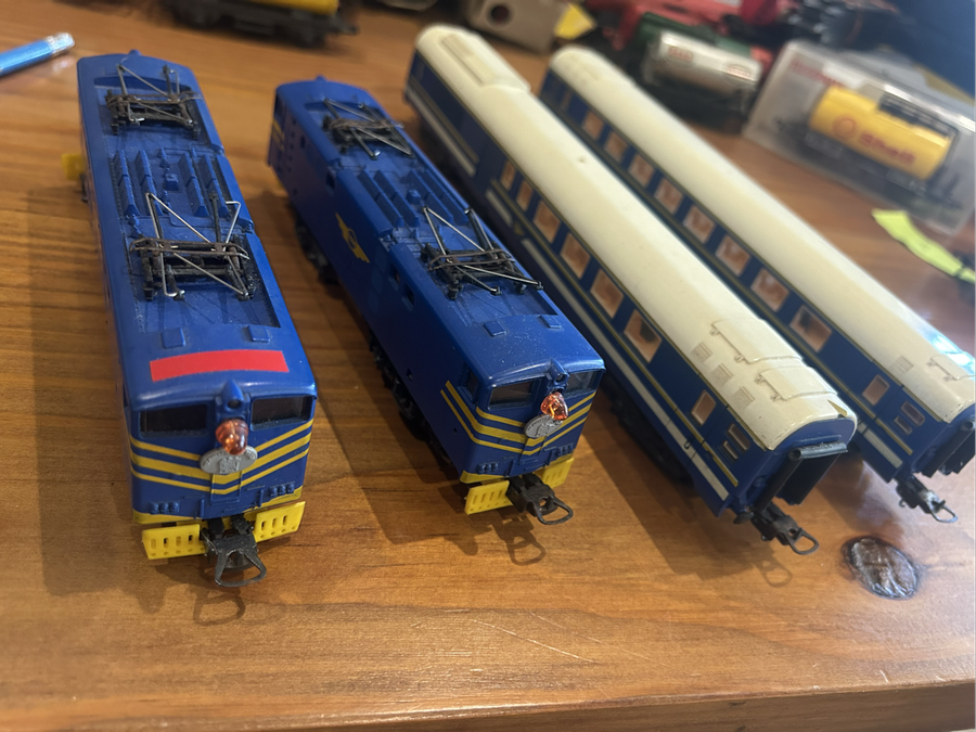 Lima - blue train set