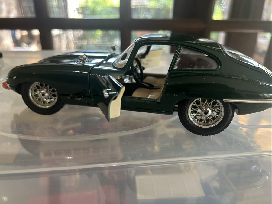 Jaguar E Type