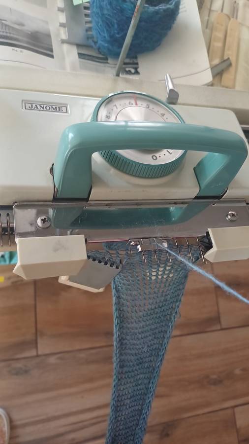Janome Junior Knitter CHJ-3 knitting Machine
