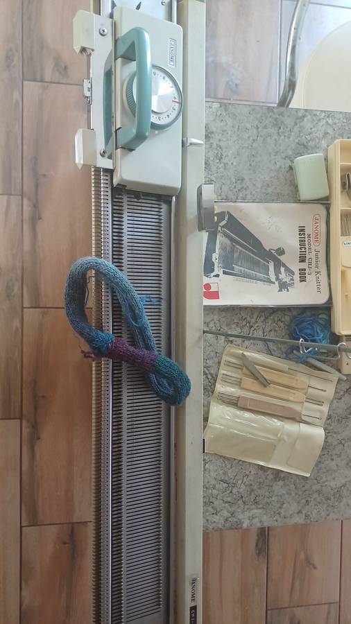 Janome Junior Knitter CHJ-3 knitting Machine