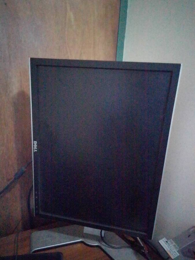 Dell 2007FPB 20" LCD Monitor 1600x1200 DVI VGA S-Video Composite W/STAND & CABLE