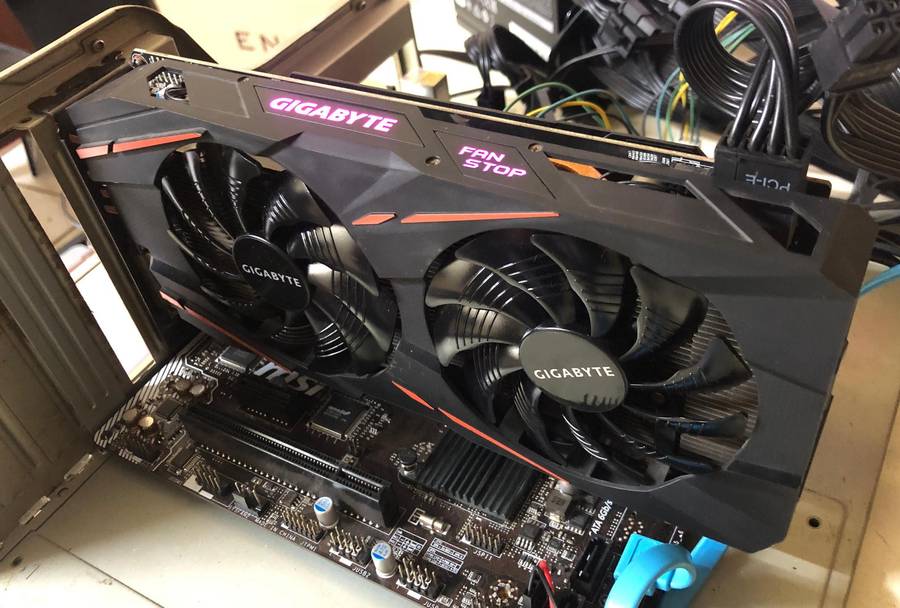 Gigabyte RX 570 4GB Gaming Edition  Beast Mode Activated!!