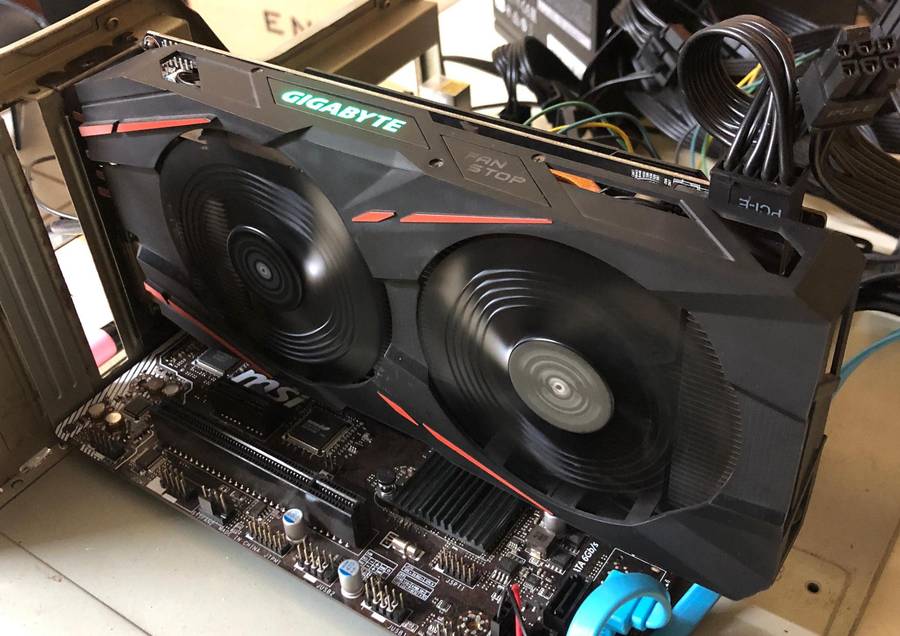 Gigabyte RX 570 4GB Gaming Edition  Beast Mode Activated!!