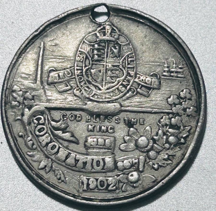 1902 KING EDWARD VII (SILVER) CORONATION MEDALLION (RARE IN SILVER) - SEE DESCRIPTION