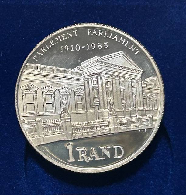 1985 SOUTH AFRICA PROOF SILVER R1 (75 th YEAR PARLIAMENT  1910-1985) IN SA MINT BOX