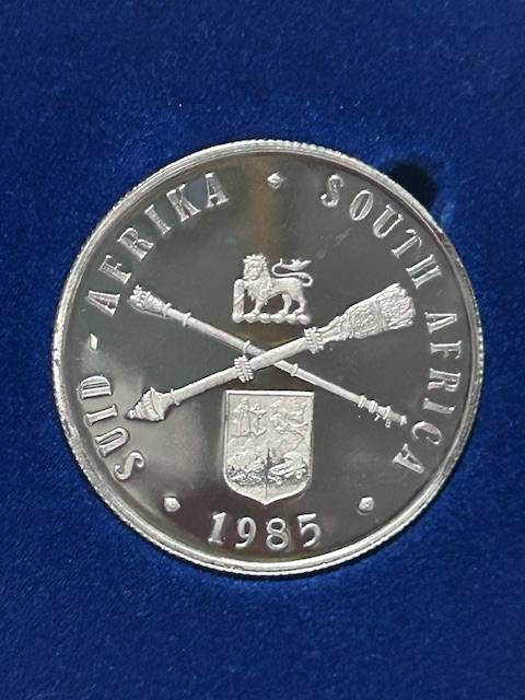 1985 SOUTH AFRICA PROOF SILVER R1 (75 th YEAR PARLIAMENT  1910-1985) IN SA MINT BOX