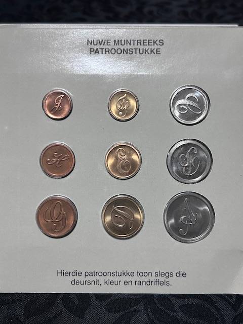COIN PATERN PEACE SET OF THE PAR COIN SERIES x 5 bid per set