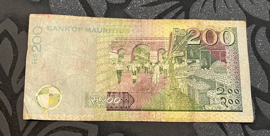 Mauritius  200 Rupees Banknote (Sir Abdool Razack Mohamed, 2013 Issue)