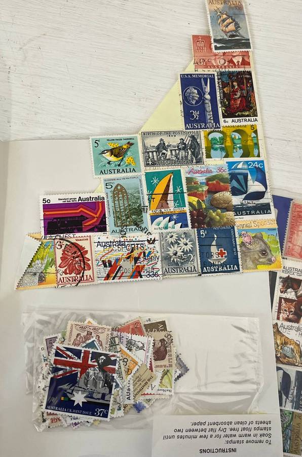 Lot of 2 Stamp Packs  75 Australian Stamps & Collectors Choice 50 Pack