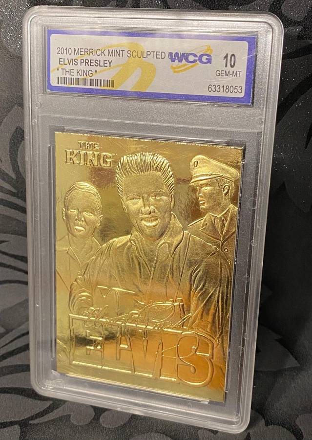 Elvis Presley "The King"  2010 Gold Sculpted Card (GEM MINT 10)