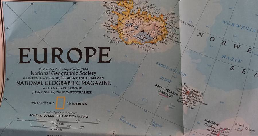 1992 Folded Wall Map of Europa Published By National Geographic 73cmx57cm