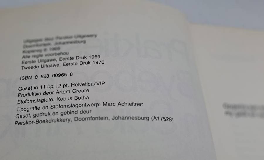 Pre-Owned : Praktiese Byeboerdery in Suid Afrika-GP Beyleveld ISBN 0 628 00965 8 (Bee keeping)