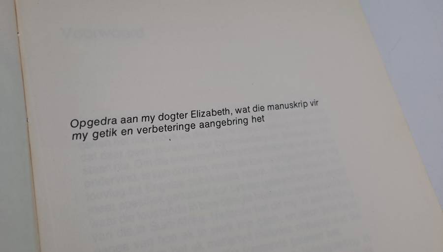 Pre-Owned : Praktiese Byeboerdery in Suid Afrika-GP Beyleveld ISBN 0 628 00965 8 (Bee keeping)