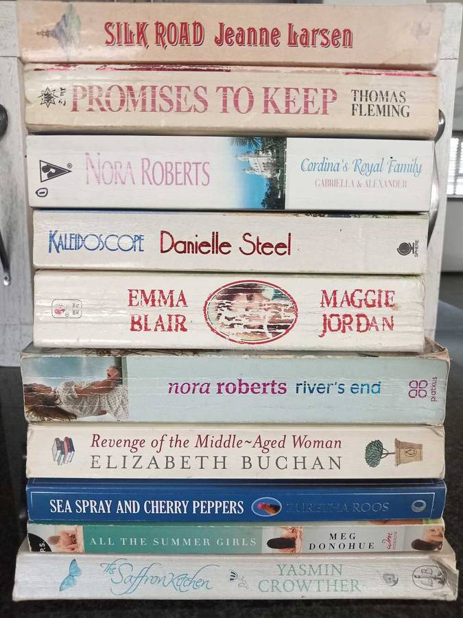 Book Bundle (10 Pieces)