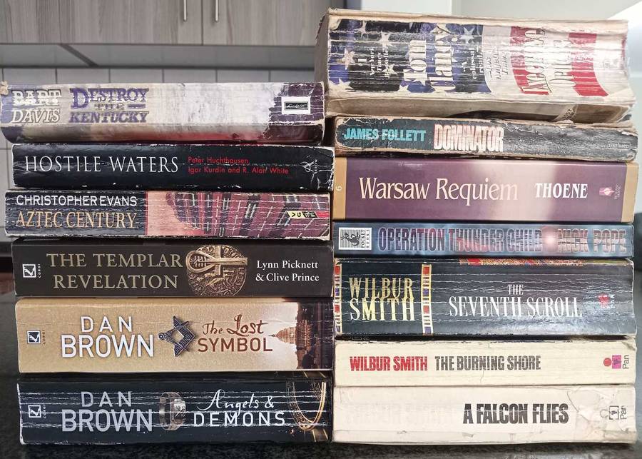 Book Bundle (13 pieces)