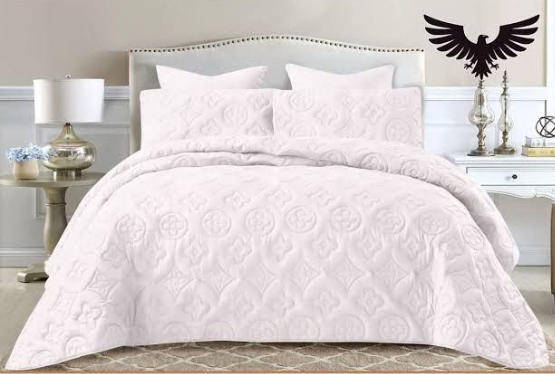 5 Piece Queen to King Quilted Mokka Bedding Set, White