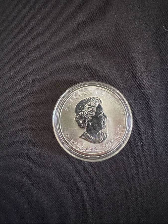 1Oz Silver Bullion - 5 dollars 1988 - 2018 Canadian silver maple leaf