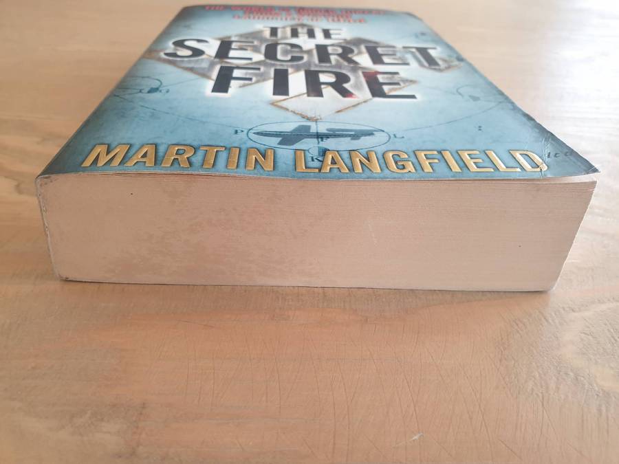Martin Langfield : "The Secret Fire" - The world is under threat... from a weapon launched in 1944