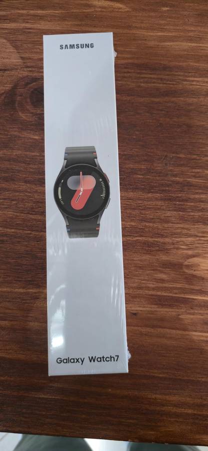 Samsung smart watch 7  (44mm Silver/ white) SML 300 GPS Satm