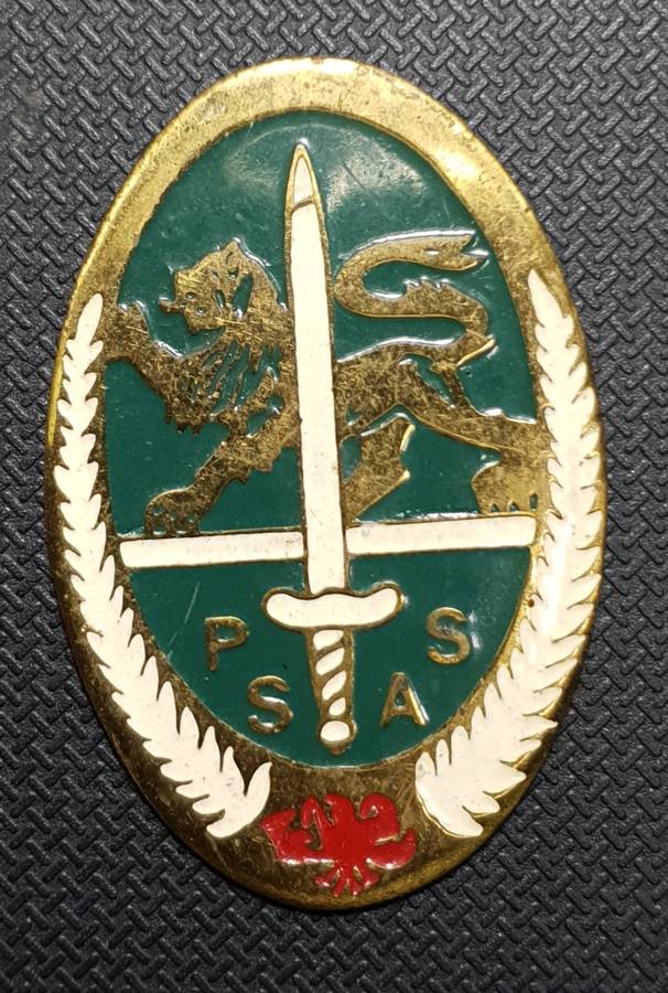 SCARCE RHODESIAN PRISON SERVICE BADGE