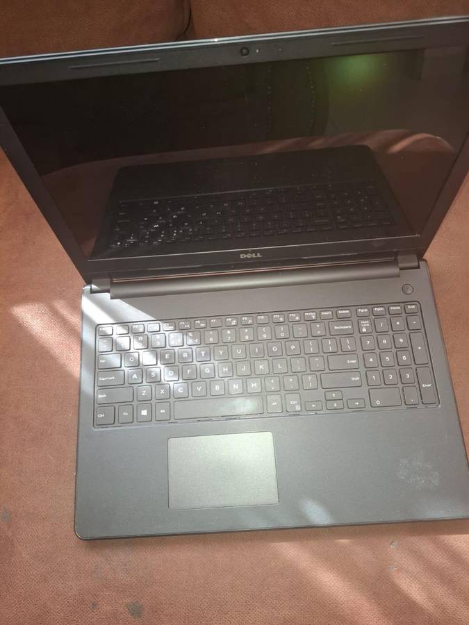 DELL INSPIRON Core i3 5th gen