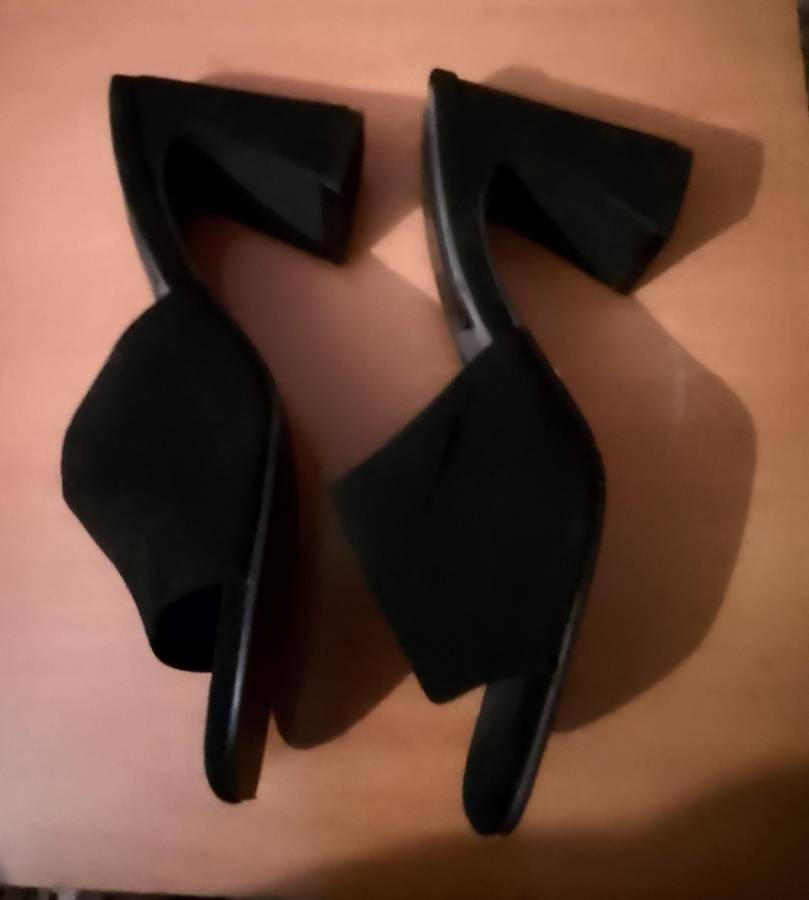 Ladies sandle Truworths