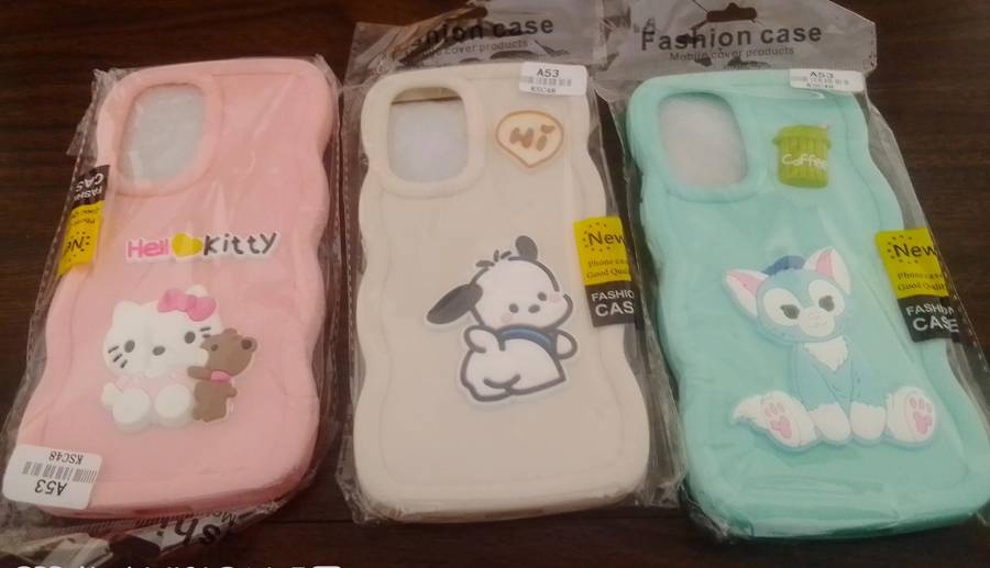 Fashion cases 3 on auction